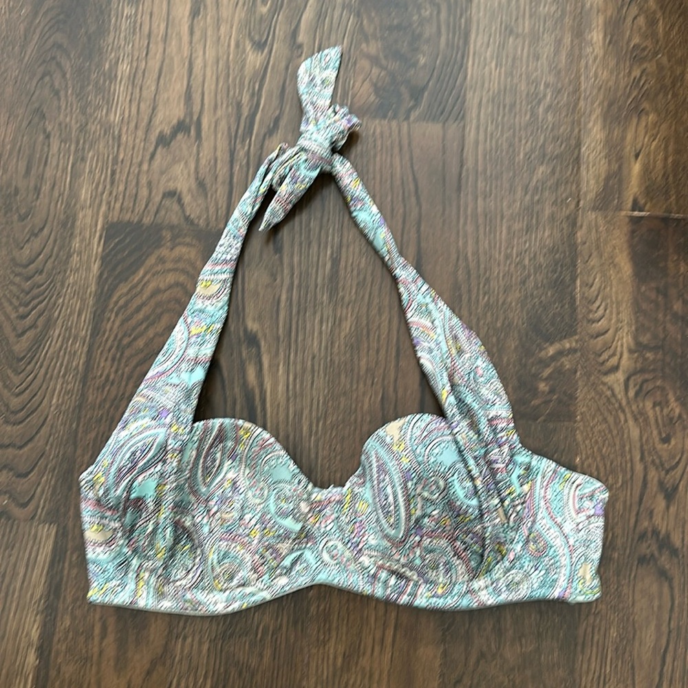 H&M bathing suit top 34B